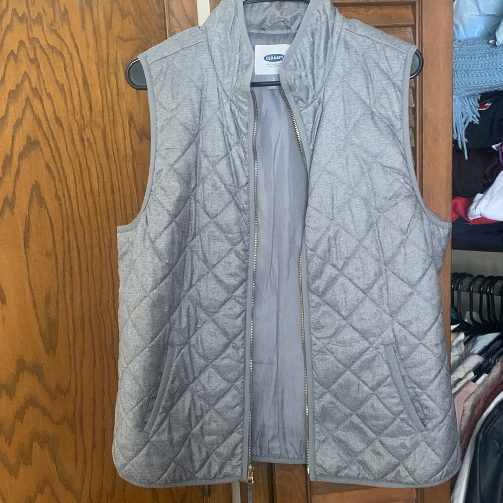 Old Navy Light Gray Quilted Vest